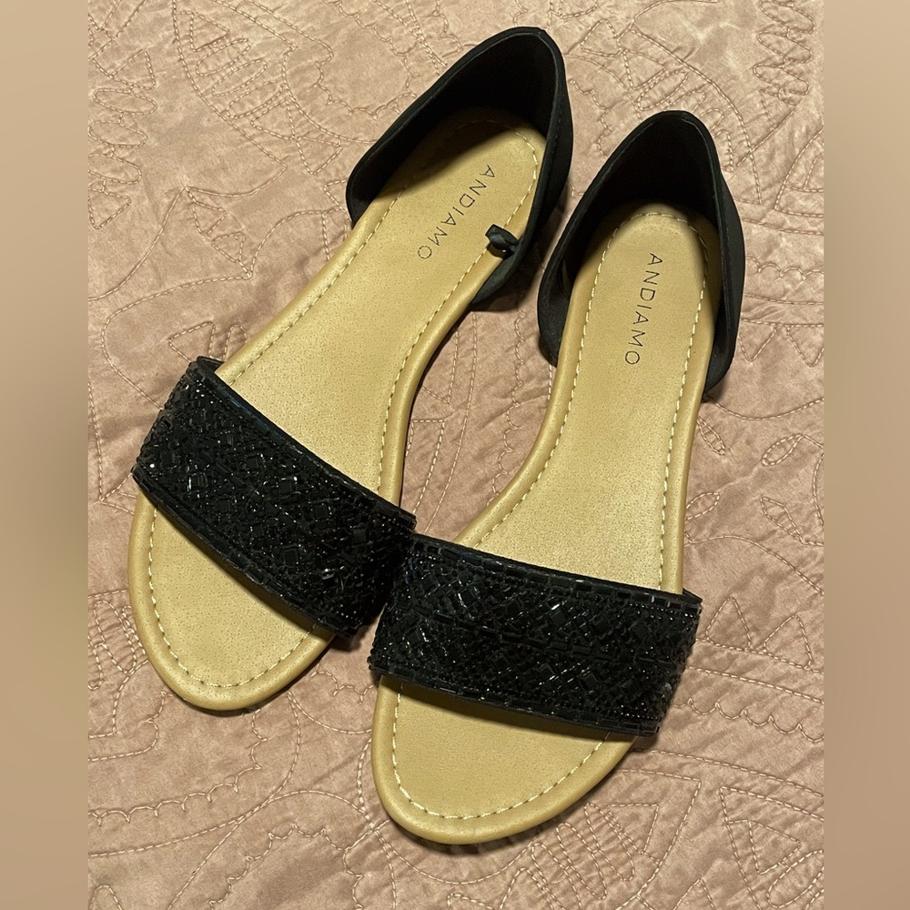 Women’s size 9.5 wide black casual flat sandals